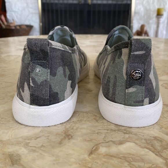 Tommy Bahama Camo Slip On Sneakers - Picture 9 of 14